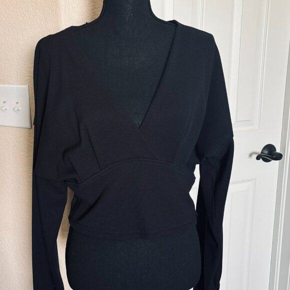 Free People Black Long Sleeve Waffle Knit V Neck Crop - Picture 3 of 3